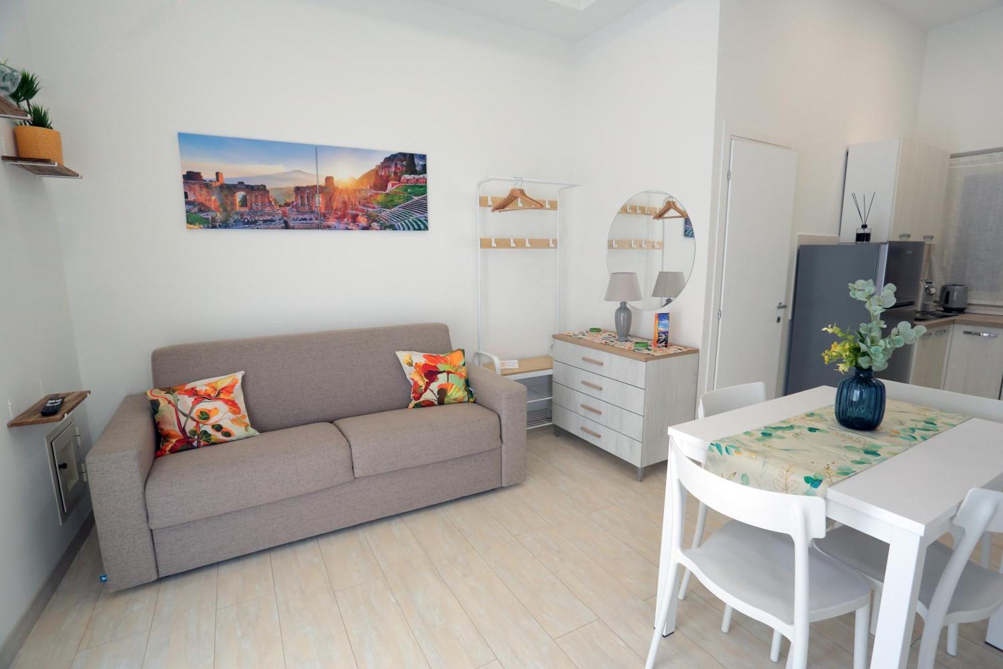 Theos Holidays Apartments จีอาร์ดีนี นักซอส ภายนอก รูปภาพ