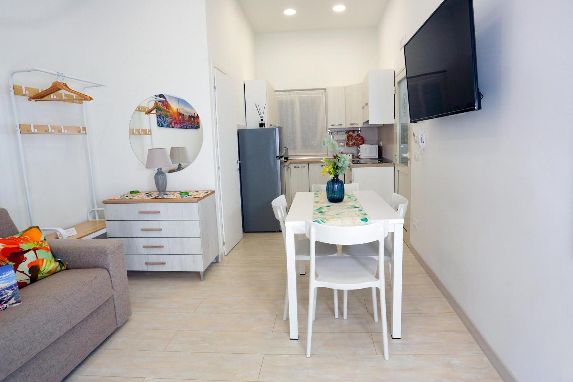 Theos Holidays Apartments จีอาร์ดีนี นักซอส ภายนอก รูปภาพ